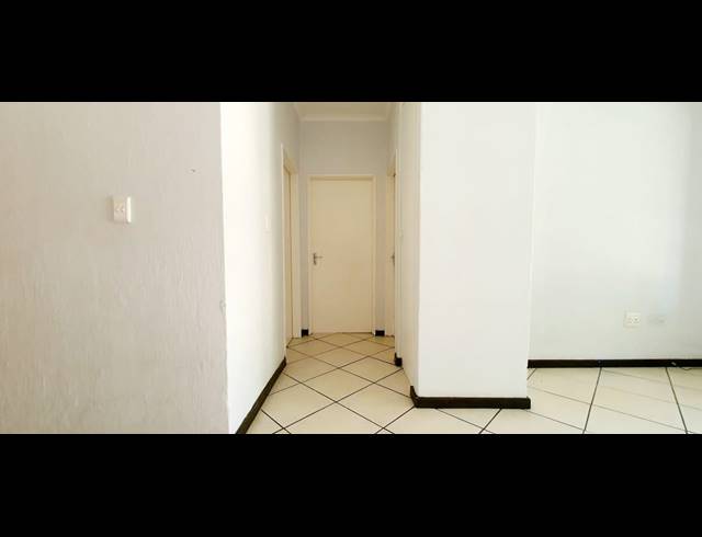 2 BEDROOM APARTMENT FOR SALE IN WILGEHEUWEL